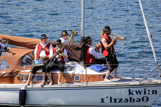 出战更受荣 出战更受荣